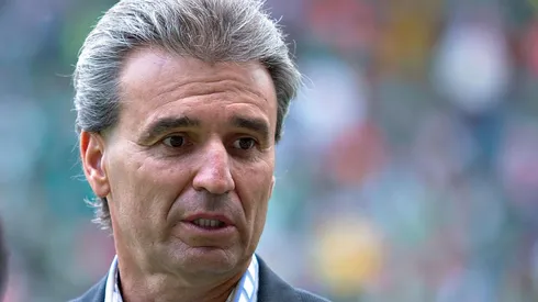 Néstor jugó con Chivas en dos etapas en la década de los 80.