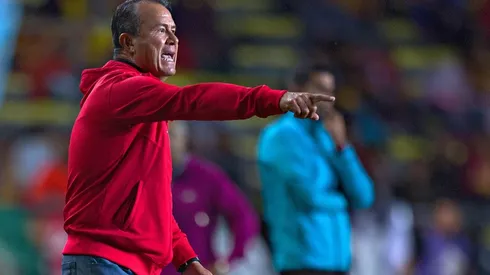 Flores fue estratega del Rebaño del 2007 al 2009.