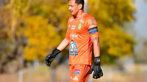 Cota ha sido descartado en el primer equipo de León y ha visto acción con la categoría Sub-20