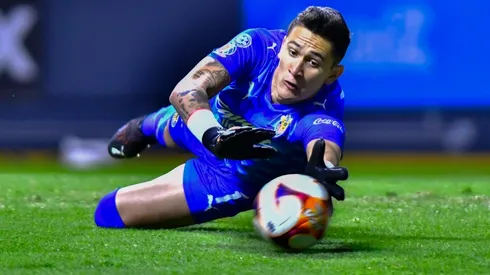 Gudiño fue clave en el triunfo de las Chivas.