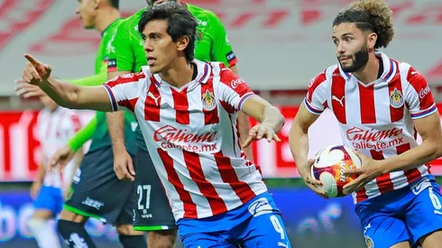 Macías es el único delantero de Chivas que ha marcado