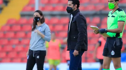 Los entrenadores de ambos equipos reaccionaron ante la indebida acción de Carolina Jaramillo al final del partido en Querétaro