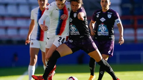 Chivas sufrió su primer revés del Guard1anes 2021 en una jugada al final del partido