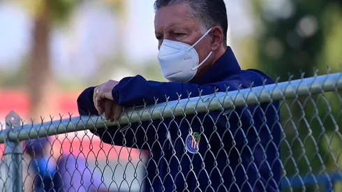 Peláez aseguró que no han existido problemas en el vestidor de las Chivas y ratificó a su entrenador