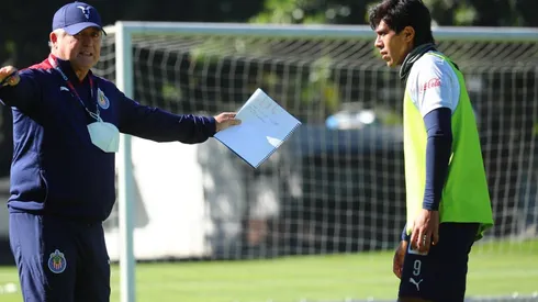 Macías se reintegraría el lunes a la disciplina del Guadalajara una vez resulte negativo en la prueba post Jornada 2