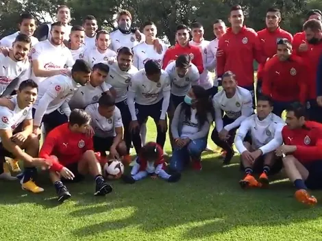 Hermoso gesto de Chivas para con Grecia, una ChivaHermanita especial