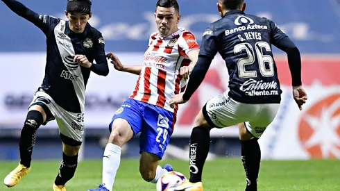 Chivas rescató un empate en la visita a Puebla para iniciar este Guard1anes 2021