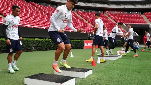 "Chofis" López deberá salir sí o sí para la directiva de Chivas, aunque deba pagar una parte de su salario