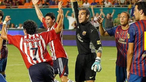 La noche que Chivas goleó y humilló al Barcelona de Messi