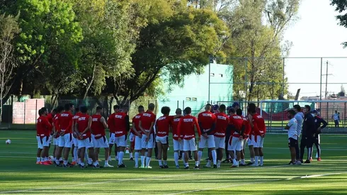 El plantel de Chivas realizó una ligera sesión vespertina en Verde Valle