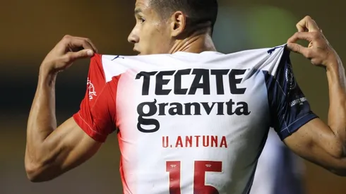 Antuna llegó a Chivas como el primer fichaje y flamante refuerzo en la gestión de Ricardo Peláez