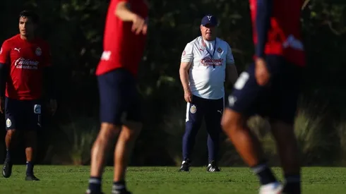 Víctor Manuel Vucetich prefirió reservar a Isaac Brizuela en este partido tras sufrir un golpe en el entrenamiento