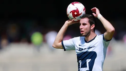 Mayorga se quedará en Chivas y peleará el puesto