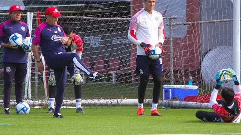 Chivas habría decidido no incorporar a un nuevo portero.