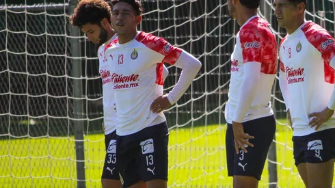 César Huerta y Gael Sandoval serían dos de los candidatos a quedarse este semestre en Chivas