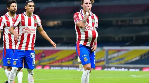 Calderón acabó con la paridad nuevamente en este Clasico Nacional ahora en el Estadio Azteca