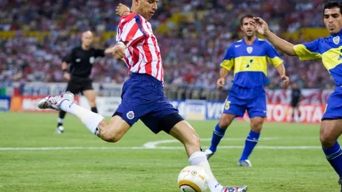 Adolfo Bautista, con un golazo, sentenció la victoria 4-0 sobre Boca Juniors en el Estadio Jalisco