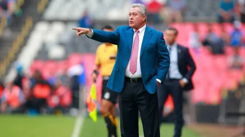Vucetich confirma que tuvo platicas con rival de Chivas.