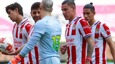 Cristian Calderón será una de las bajas de Chivas para este partido