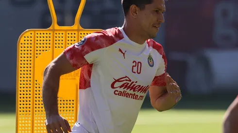 Molina se reintegró a los trabajos del plantel principal de Chivas en el gimnasio