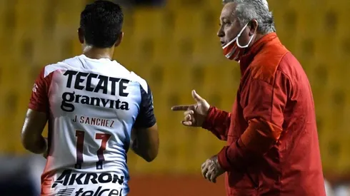 El timonel de Chivas volvió a sufrir la falta de eficacia del ataque en Tijuana