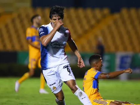 Nuevo interesado: Parma pregunta a Chivas por Macías