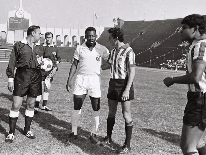 El homenaje de Chivas al Rey Pelé en el Akron