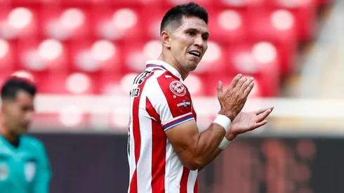 Chivas confirma grave lesión de Molina