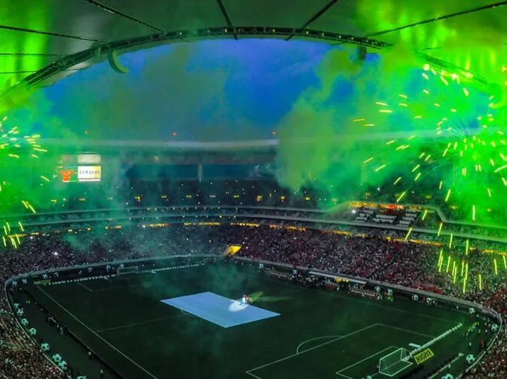 Chivas entrena y celebra la Independencia de México