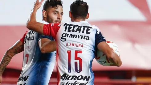 Vega asistió a Antuna en el empate y luego selló la victoria de Chivas en Aguascalientes