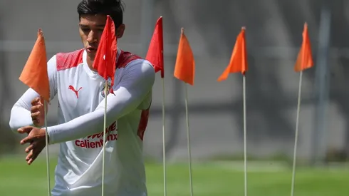 Zaldívar tras un par de semanas entrenando ya estará disponible para regresar a la acción con Chivas