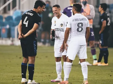 El fraterno saludo de Chicharito con Alanís