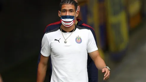 Los jugadores de Chivas ya se encuentran en el vestidor visitante para ultimar detalles a este partido