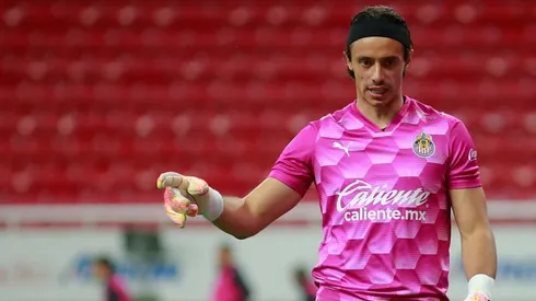 Chivas comienza a analizar la opción de cambios en la portería.