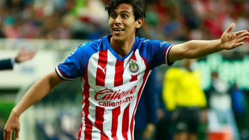 Macías es el delantero de Chivas que más intenta ante el arco rival y su único gol fue de penal