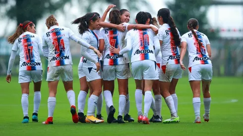 Tres jugadoras de Chivas destacan en el once ideal de la Liga MX Femenil.