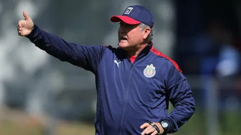 Víctor Manuel Vucetich aún no ha logrado plasmar su idea en Chivas