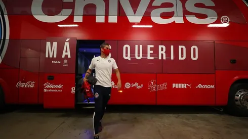 Los jugadores de Chivas ya se encuentran en el vestidor principal para ultimar detalles a este partido