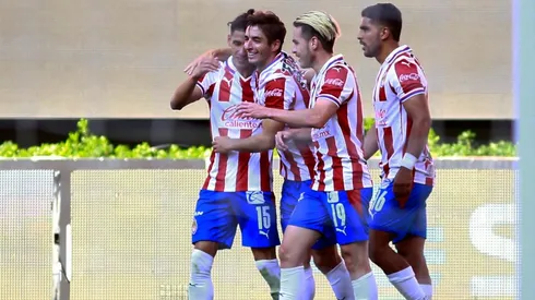Chivas confirma su uniforme para recibir a Pachuca en la Liga MX.