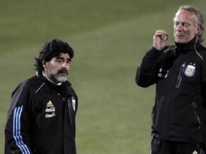 Expreparador físico de Maradona asegura que Leaño es un tesoro