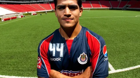 "Chapito" debutó como profesional con un exótico número 44 en su dorsal