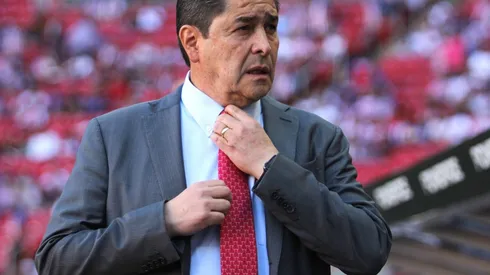 Los aficionados rojiblancos renovaron los cuestionamientos a la gestión del "Flaco" Tena