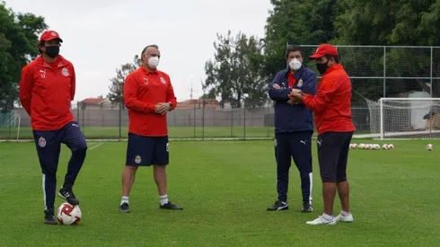 Tena regresó a los entrenamientos con Chivas.