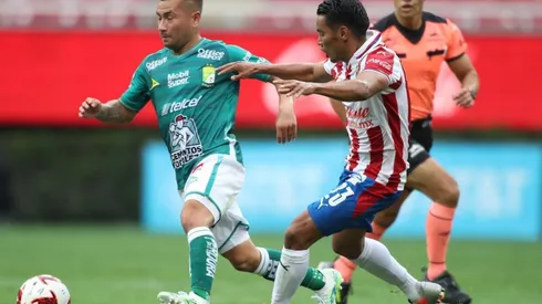 Gallito Vázquez: el futbolista más preciso de Chivas en el debut ante León