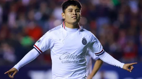 Afición de Chivas explota y critica el estado físico de la Chofis López