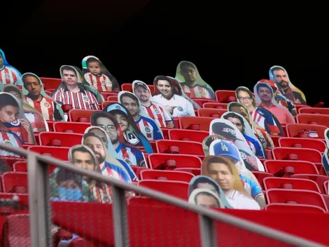 Afición de Chivas se hace presente en el debut