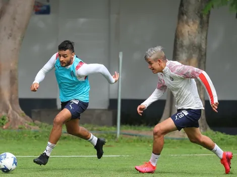 Chivas aísla a 3 jugadores más por sospecha de Covid-19