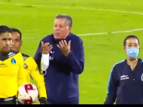 Ricardo Peláez increpó al cuerpo arbitral tras el polémico penal