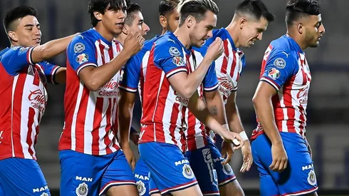 Macías, Angulo y Vega armaron un efectivo tridente en Chivas durante la pretemporada al combinarse para marcar ocho de los 10 goles rojiblancos