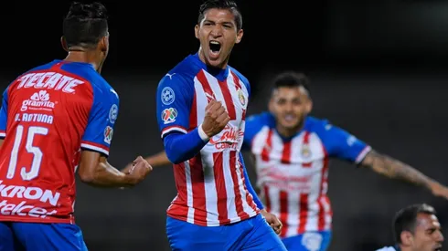 Zaldívar marcó tras el rebote dado por Ochoa